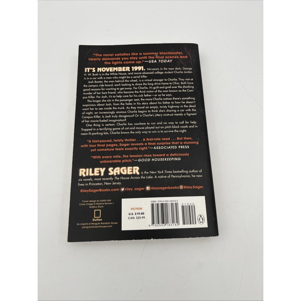 Riley Sager‎ Survive the Night (Paperback) - Picture 2 of 3
